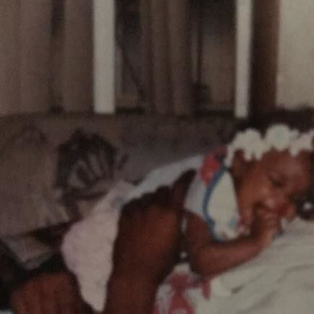 Meet your Posher, Nia